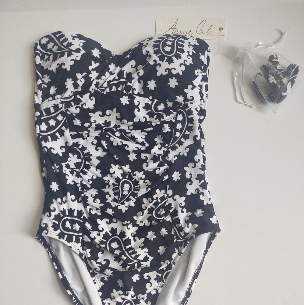 🎁Anne Cole Swimsuit - Twisted & Ruched Fron